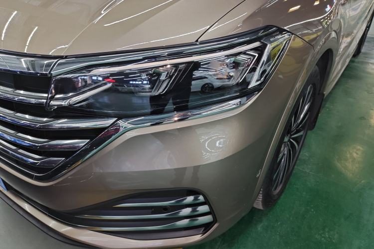 Used Volkswagen Viloran 2020 380TSI Prestige Edition
