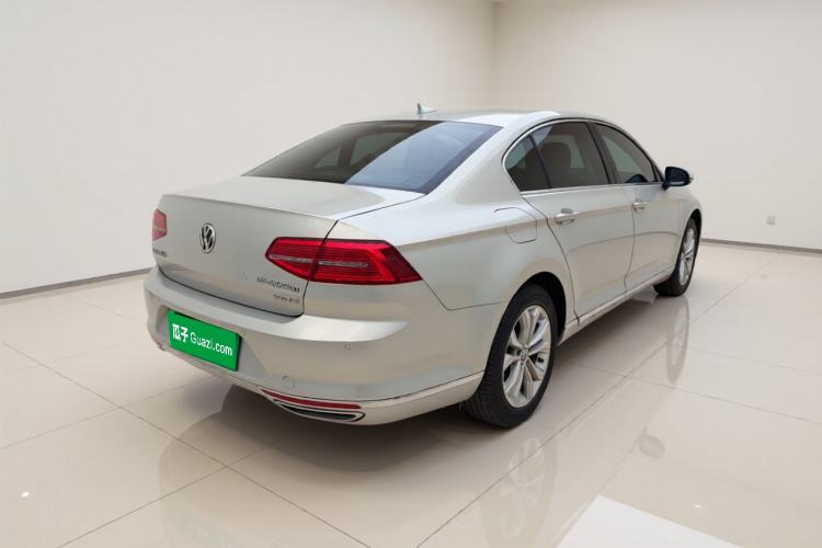 Used Volkswagen Magotan 2017 330TSI DSG Luxury Model
