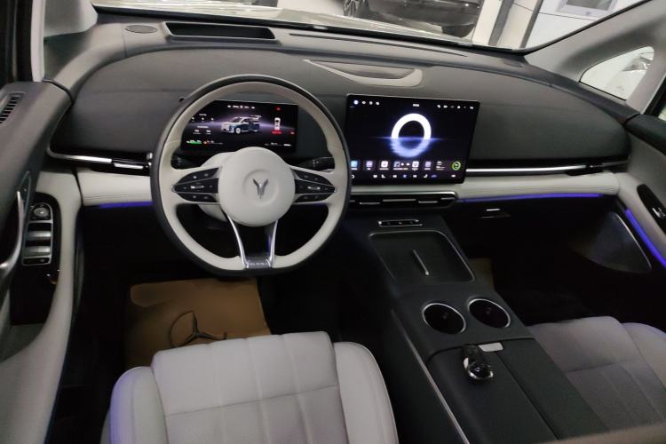 Used VOYAH Dream 2025 PHEV Four-Wheel-Drive Flagship Version – Qiankun Edition
