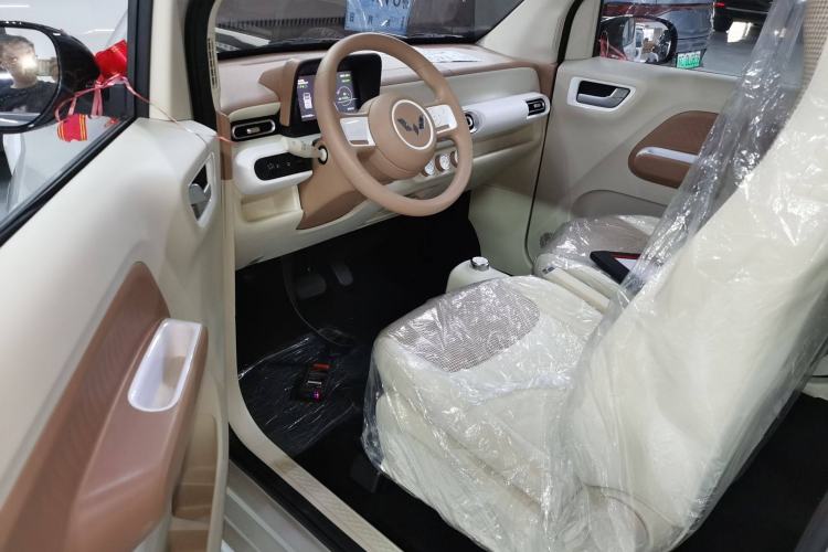 Used Wuling Hongguang MINIEV 2024 3rd Generation 215km Youth Edition
