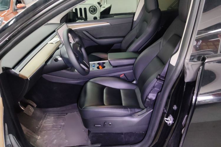 Used Tesla Model Y 2024 Long-Range All-Wheel-Drive Version