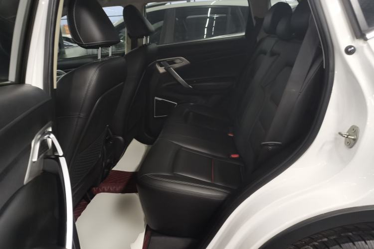 Used Geely Auto Emgrand X7 Sport 2018 1.8TD Automatic Two-Wheel Drive Smart Connect 4G Internet Edition
