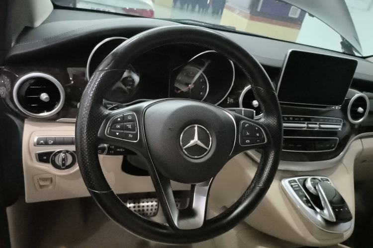 Used Mercedes-Benz V-Class 2018 V 260 Prestige Edition China VI
