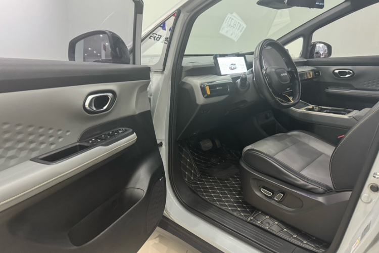 Used AION Y 2022 70 Tech Edition Lithium Iron Phosphate
