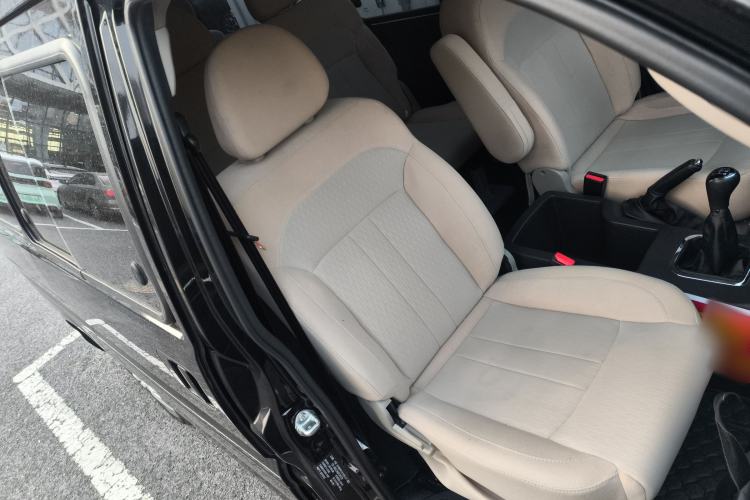 Used FORTHING Lingzhi 2023 M5L 1.6L Base Model 7 Seats