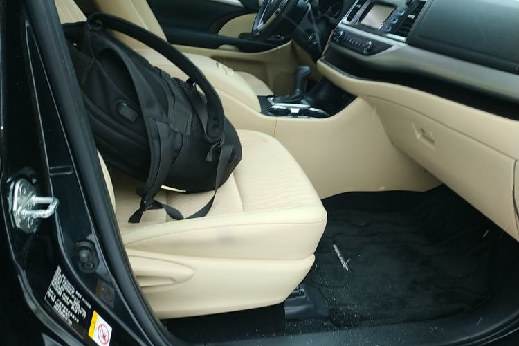 Used Toyota Highlander 2018 2.0T Two-Wheel Drive Elite Edition 7 Seats China VI Standard