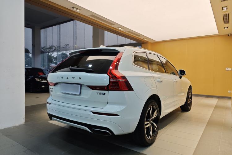 Used Volvo XC60 2019 T5 4x4 Smart & Dynamic Sport Edition China VI Standard