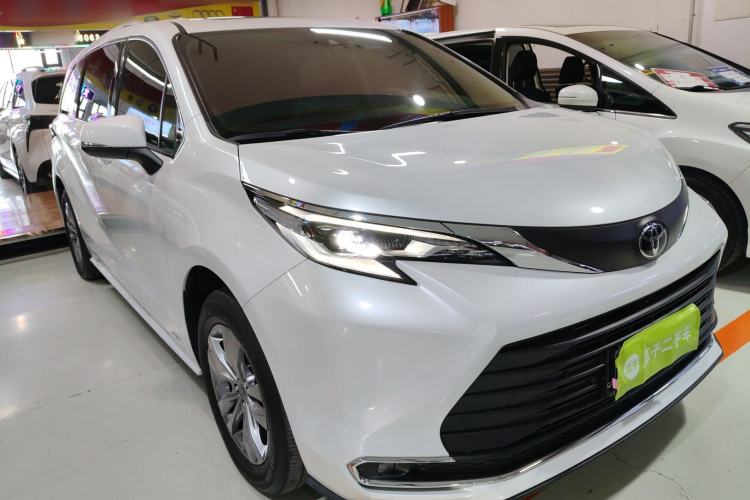 Used Toyota Sienna 2024 2.5L Hybrid Comfort Edition
