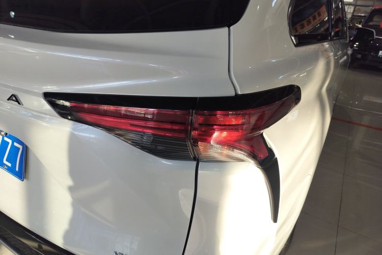 Used Toyota Granvia 2023 2.5L Hybrid Prestige PLUS Edition