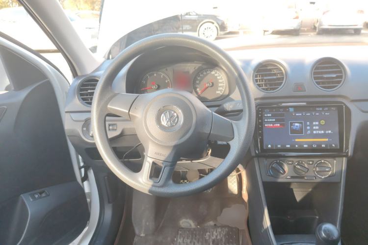 Used Volkswagen Jetta 2015 Zhuihui Edition 1.4L Manual Fashion Model