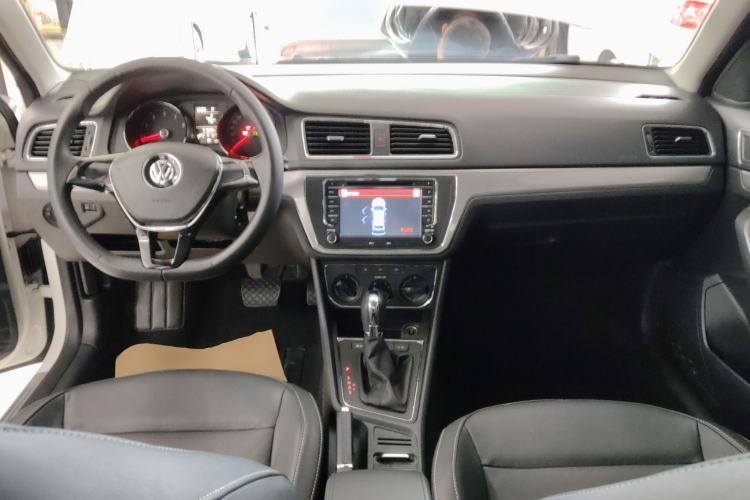 Used Volkswagen Lavida 2015 1.6L Automatic Comfort Edition
