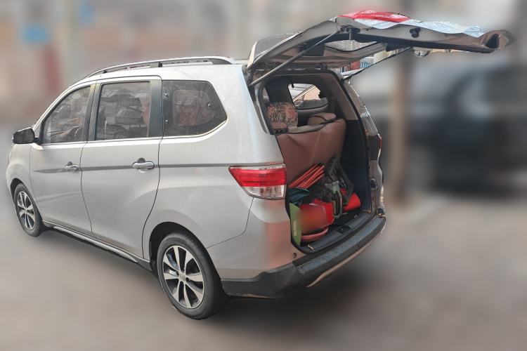 Used Venucia M50V 2017 1.5L XV Manual Elite Edition
