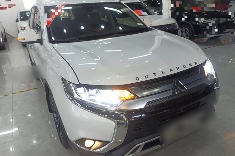Used Mitsubishi Outlander 2020 2.4L 4x4 Zhi Xiang Edition 5 Seats
