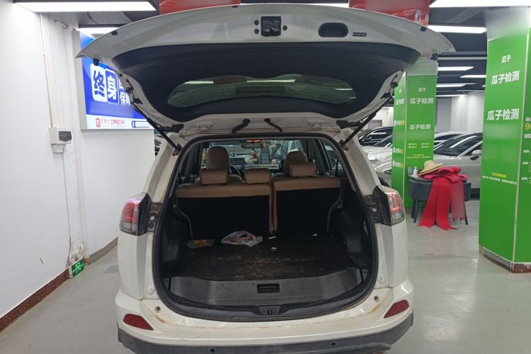 Used Toyota RAV4 2016 2.0L CVT Two-Wheel Drive Fashion Edition China V Standard