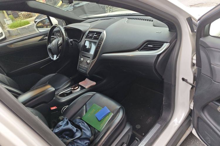 Used Lincoln MKC 2017 2.0T Two-Wheel Drive Deluxe Edition
