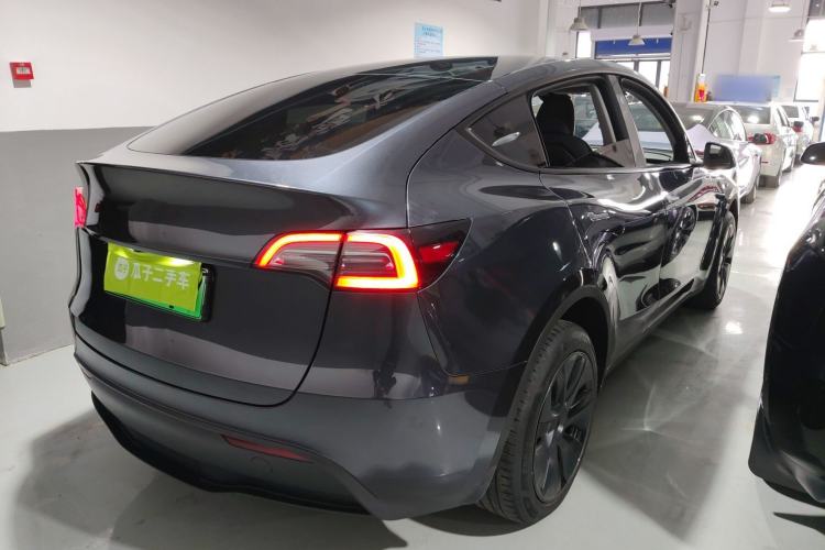 Used Tesla Model Y 2024 Long-Range All-Wheel-Drive Version
