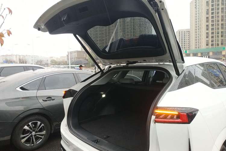 Used Changan UNI-Z 2025 1.5T Luxury Version
