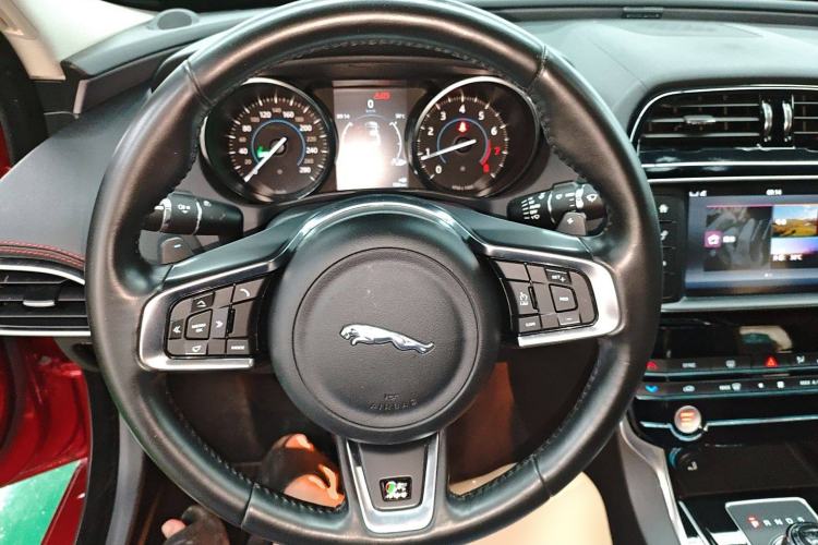 Used Jaguar XE 2017 2.0T 200 PS R-Sport
