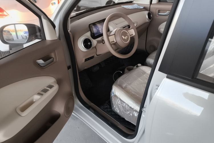 Used Wuling Hongguang MINIEV 2025 Four-Door Version Advanced Edition
