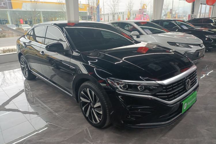 Used Volkswagen Passat 2023 Facelift 330TSI Luxury Edition
