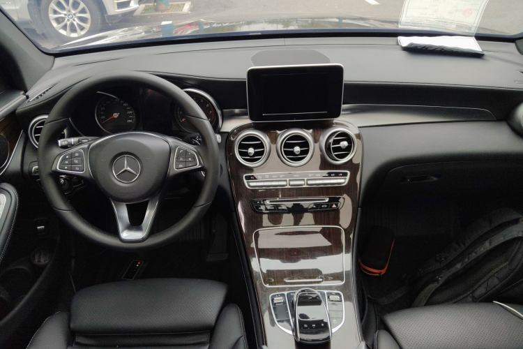 Used Mercedes-Benz GLC 2019 GLC 260 L 4MATIC Dynamic Model