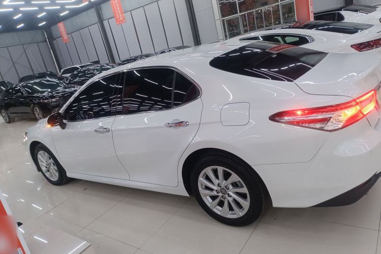 Used Toyota Camry 2021 2.0G Luxury Edition
