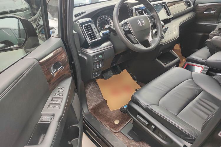 Used Honda Elysion 2016 2.4L Supreme Edition
