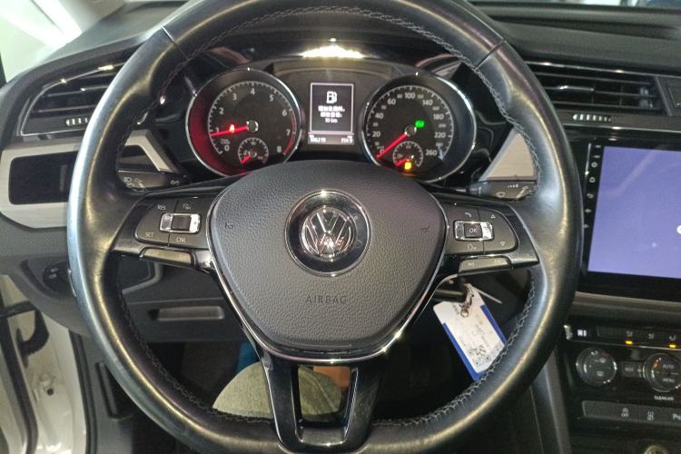 Used Volkswagen Touran 2016 Volkswagen Touran L 280TSI DSG Comfort Edition
