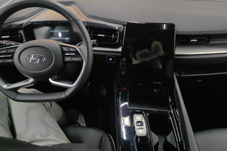 Used Hyundai Custo 2024 270TGDi LUX Prestige Edition
