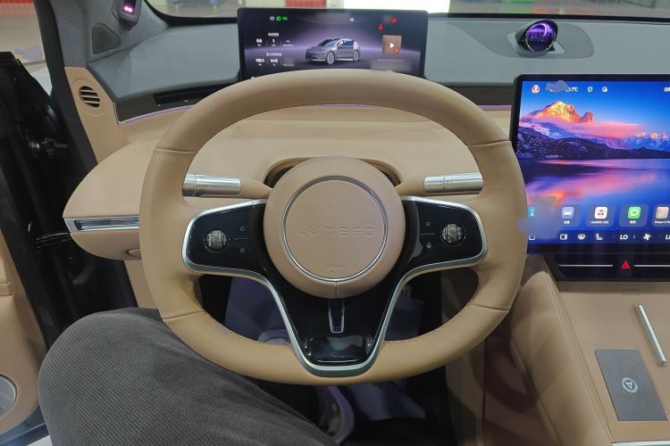 Used Hima Luxeed R7 2024 All-Electric 667 km Max
