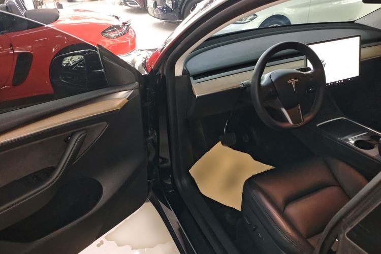 Used Tesla Model Y 2022 Rear-Wheel-Drive Version