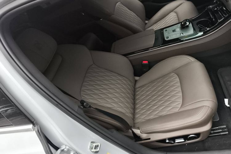 Used BYD Han 2024 DM-i Glory Edition 121KM Prestige Model
