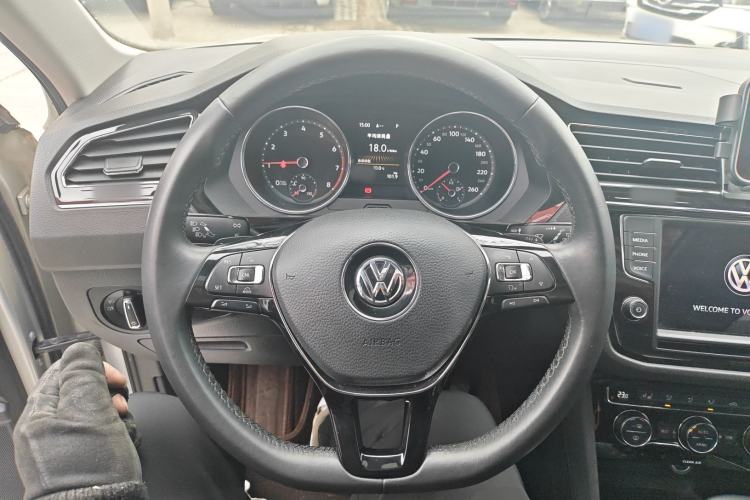 Used Volkswagen Tiguan L 2017 330TSI Automatic Two-Wheel Drive Flagship Edition
