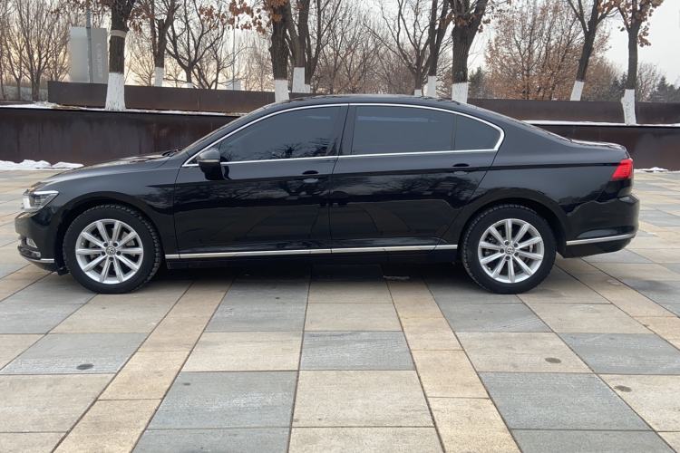 Used Volkswagen Magotan 2017 330TSI DSG Leading Model
