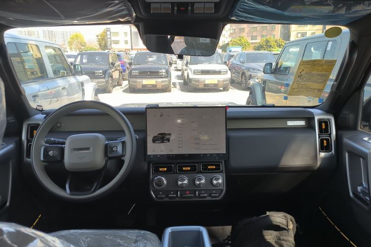 Used  V23 2025 401 Two-Wheel Drive Advanced Edition
