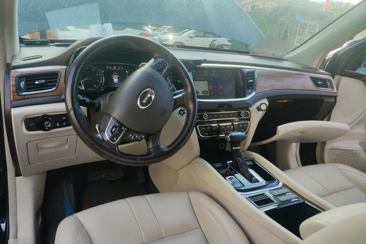 Used GAC Trumpchi GS8 2017 320T Two-Wheel Drive Luxury Smart Connectivity Version (7 Seats)
