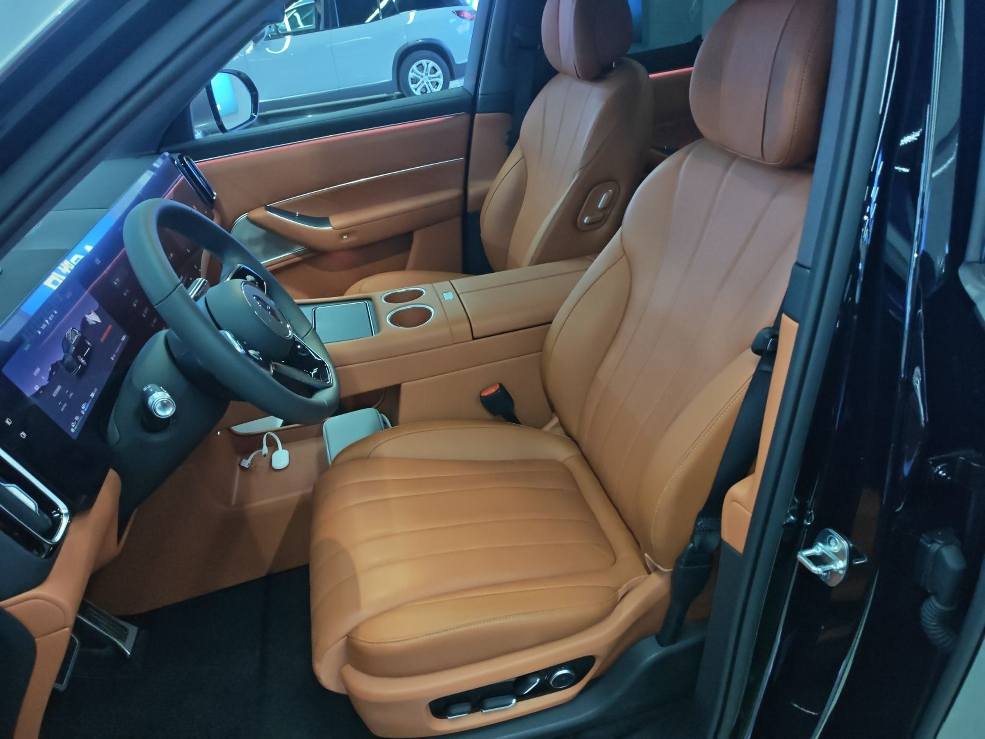 المقاعد الأمامية داخل السيارة