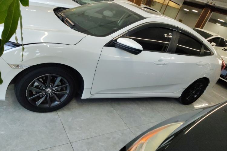 Used Honda Civic 2021 HATCHBACK 220TURBO CVT New Trendsetter
