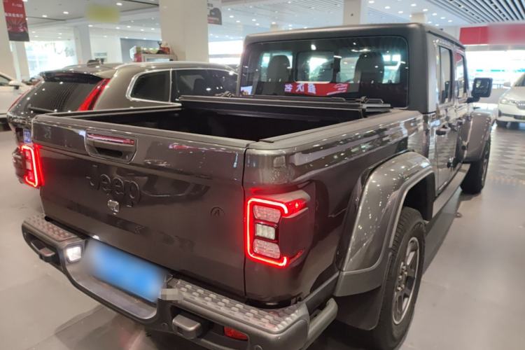 Used  Gladiator 2023 3.6L Overland
