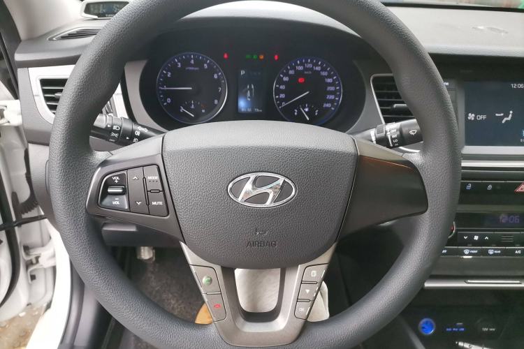 Used Hyundai Mistra 2016 1.8L Automatic Smart GLS
