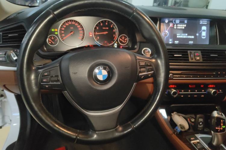 Used BMW 5 Series 2017 525Li Leading Model
