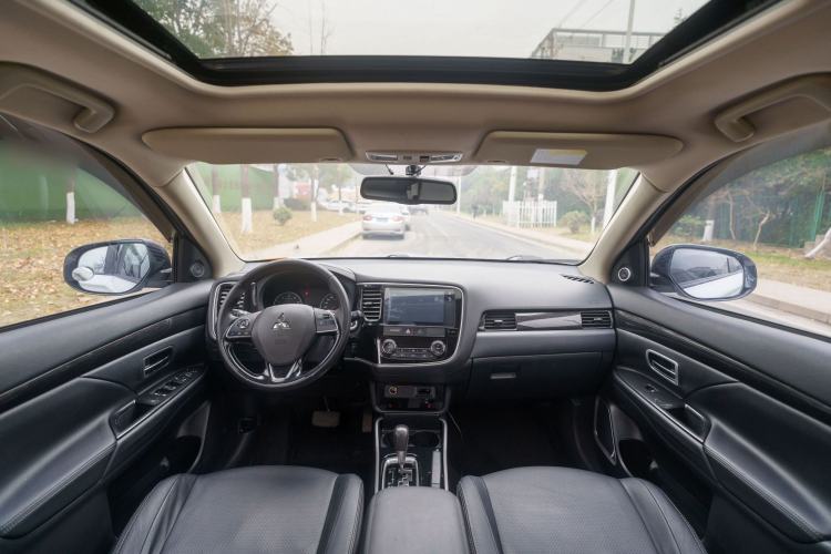 Used Mitsubishi Outlander 2018 2.0L Two-Wheel Drive Glory Edition 5 Seats