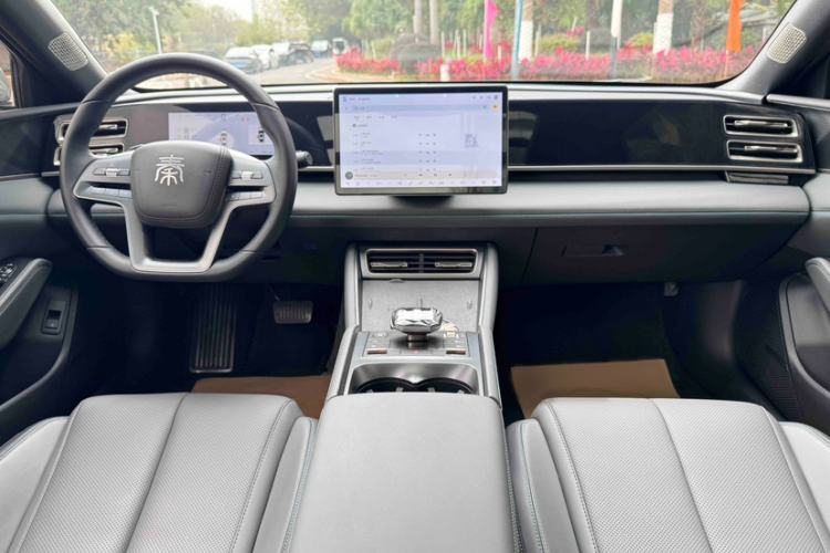 Used BYD Qin L 2025 DM-i Smart Drive 120KM Superior Model