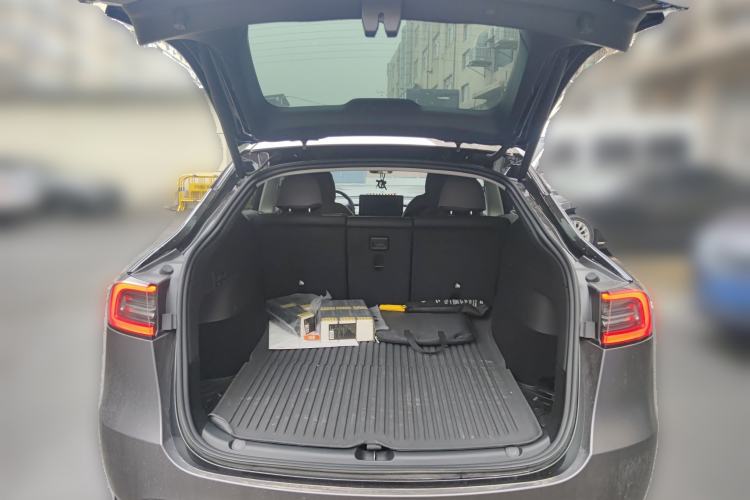 Used Tesla Model Y 2023 Long-Range All-Wheel-Drive Version
