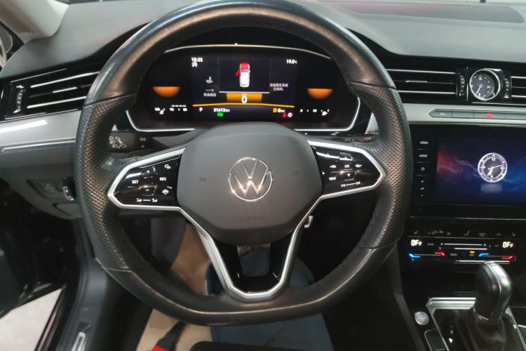 Used Volkswagen Magotan 2023 2 Million Units Limited Edition 330TSI DSG Leading Version
