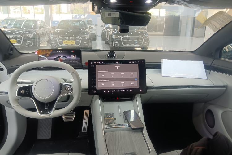 Used Hima Luxeed S7 2024 Pro Model
