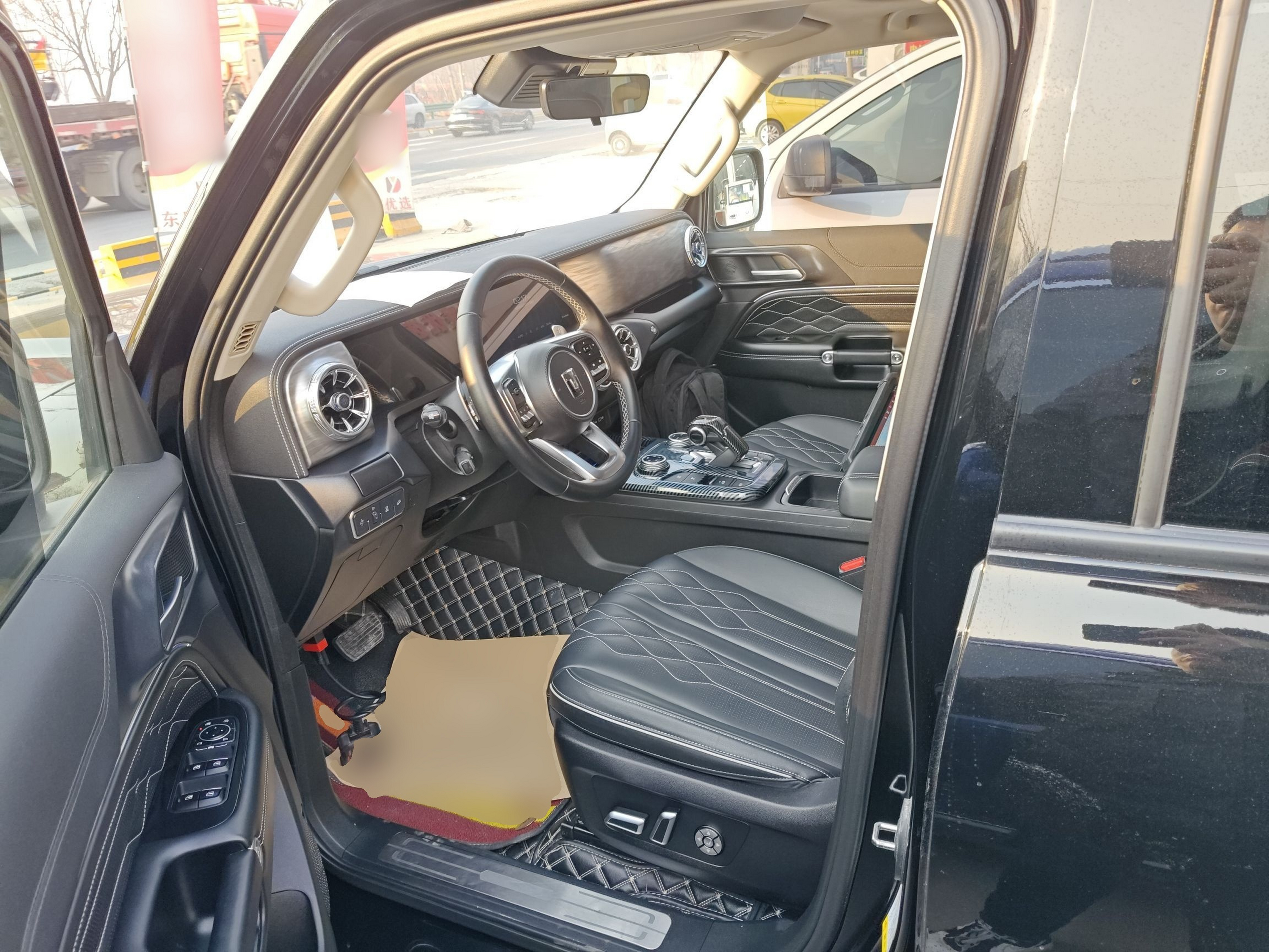 المقاعد الأمامية داخل السيارة