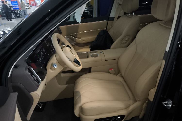 Used Hima AITO M8 2025 Extended-Range Max+ Version 53.4 kWh 6-Seater Edition
