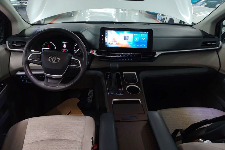 Used Toyota Sienna 2021 2.5L Hybrid Comfort Edition