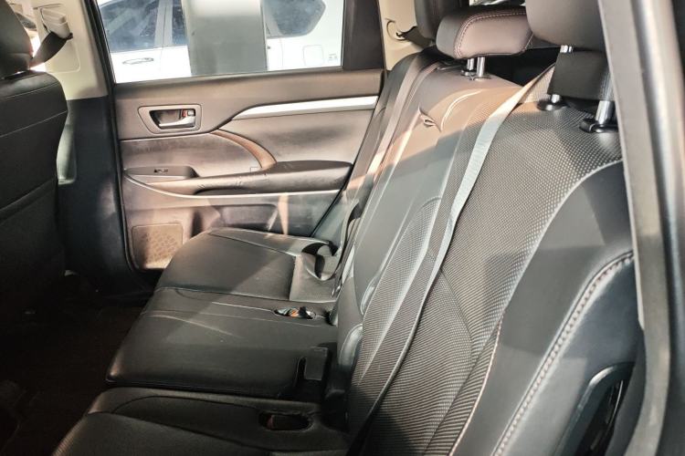 Used Toyota Highlander 2015 2.0T Four-Wheel Drive Luxury Edition 7-Seater